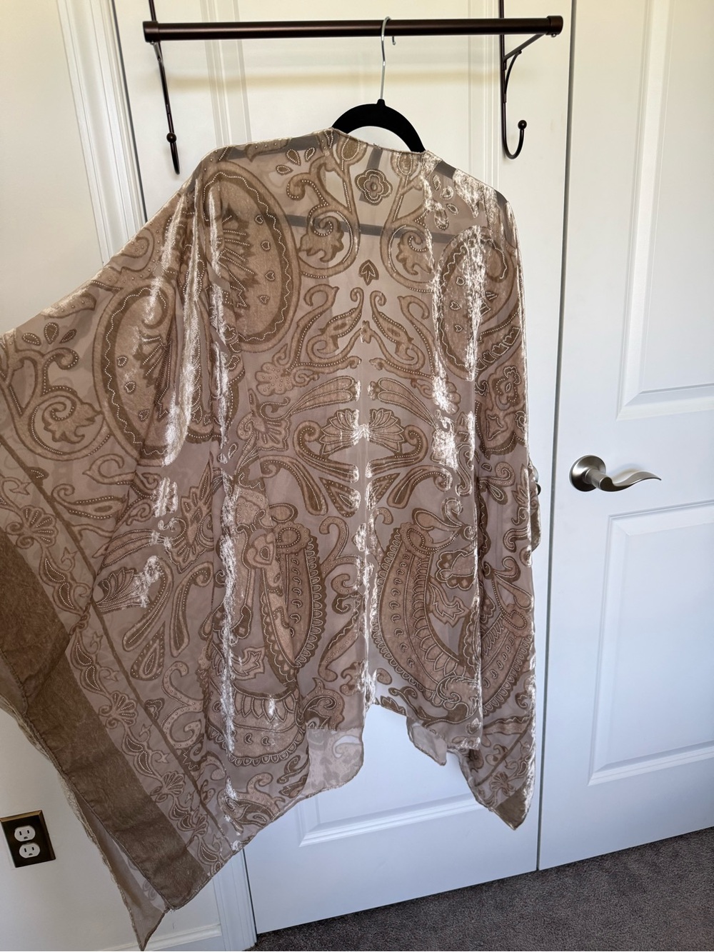 torrid taupe and cream patterned kimono